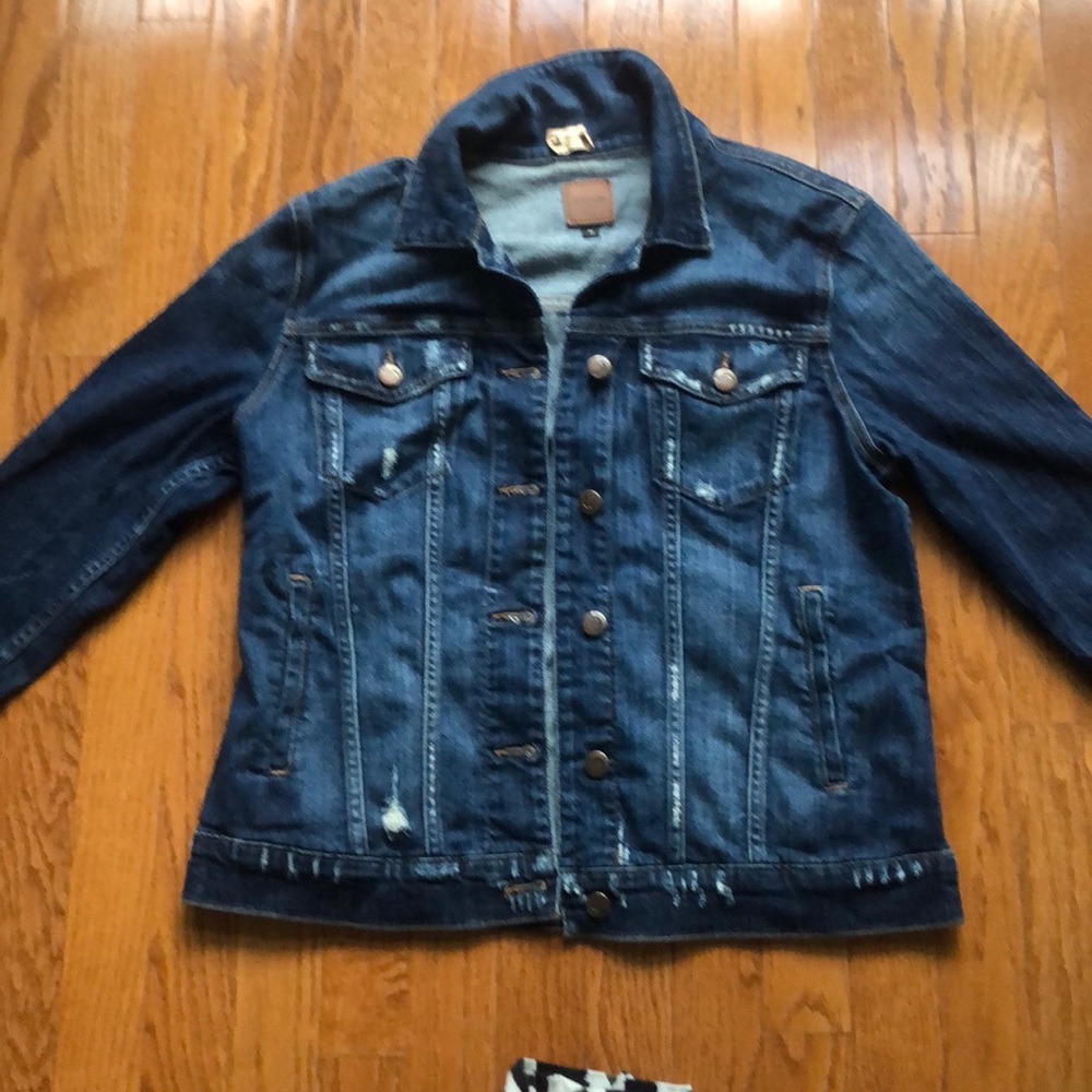 Barely worn joes denim jacket!